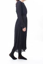 Laden Sie das Bild in den Galerie-Viewer, Elegantes Schwarzes Midikleid