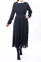 Laden Sie das Bild in den Galerie-Viewer, Elegantes Schwarzes Midikleid