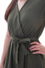 Laden Sie das Bild in den Galerie-Viewer, Midikleid mit V-Ausschnitt und Schleife ONESIZE