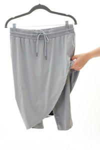 Sportrock Wickeloptik Grau mit eingenähter kurzer Leggings Funktionsrock