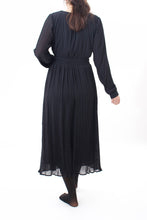 Laden Sie das Bild in den Galerie-Viewer, Elegantes Schwarzes Midikleid