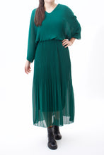 Laden Sie das Bild in den Galerie-Viewer, Langes elegantes Plisseekleid ONESIZE