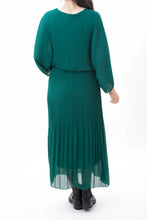 Laden Sie das Bild in den Galerie-Viewer, Langes elegantes Plisseekleid ONESIZE