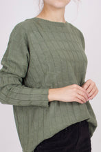 Laden Sie das Bild in den Galerie-Viewer, Strickpullover mit Zopfmuster Khaki