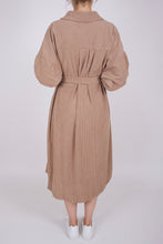 Laden Sie das Bild in den Galerie-Viewer, Cord Blusenkleid Midikleid Kamel