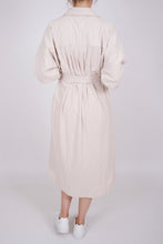 Laden Sie das Bild in den Galerie-Viewer, Cord Blusenkleid Midikleid Beige