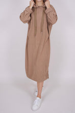 Laden Sie das Bild in den Galerie-Viewer, Cord Midikleid mit Kapuze