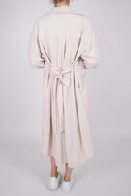 Laden Sie das Bild in den Galerie-Viewer, Cord Blusenkleid Midikleid Beige