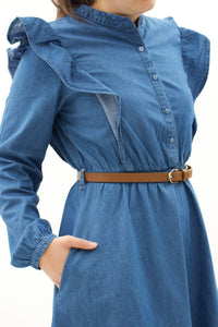 Feminines Jeanskleid mit passendem Gürtel