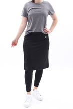 Laden Sie das Bild in den Galerie-Viewer, Sportrock mit eingenähter Leggings Funktionsrock Schwarz