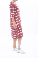 Laden Sie das Bild in den Galerie-Viewer, T-Shirt-Kleid gestreift