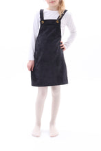 Laden Sie das Bild in den Galerie-Viewer, Latzkleid Marineblau